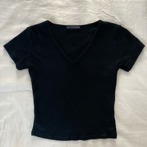 Brandy Melville Ashlyn Basic V-Neck Top in black